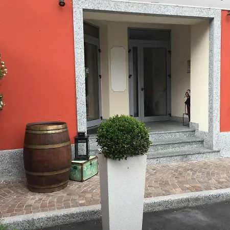 Apartment La Lombarda By Stresahome - Centro Storico