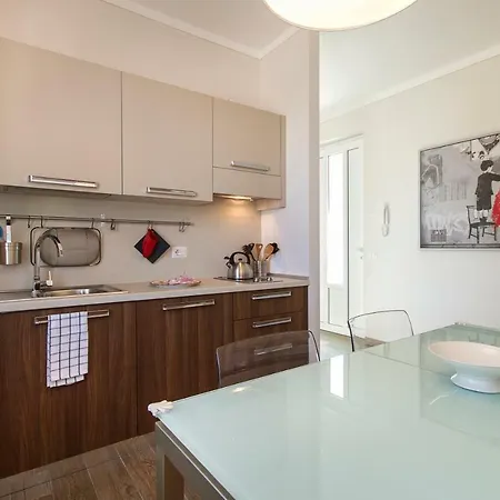 La Lombarda Centro Storico 스트레사