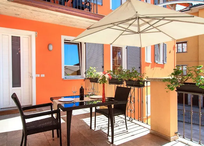 La Lombarda Centro Storico Lägenhet Stresa