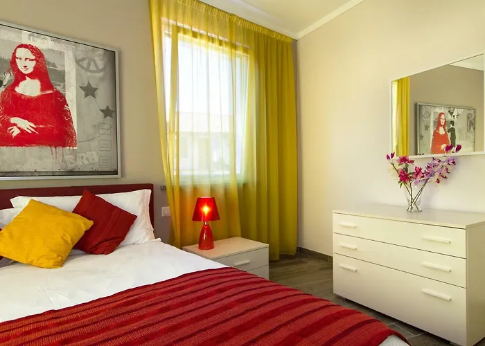 La Lombarda Centro Storico Apartment Stresa