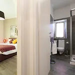 La Lombarda Centro Storico Апартаменти *