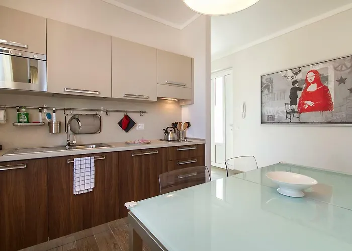 La Lombarda Centro Storico Stresa